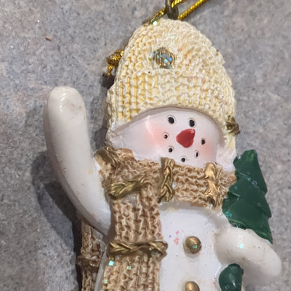 Polycrylic snowman ornament with tree yellow