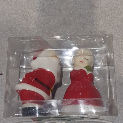 Salt and pepper shakers Santa and Mrs Claus