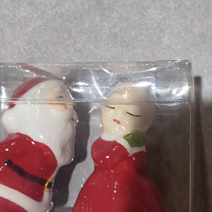 Salt and pepper shakers Santa and Mrs Claus