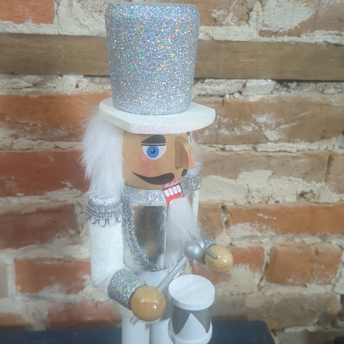 Nutcracker drummer silver, white and glitter