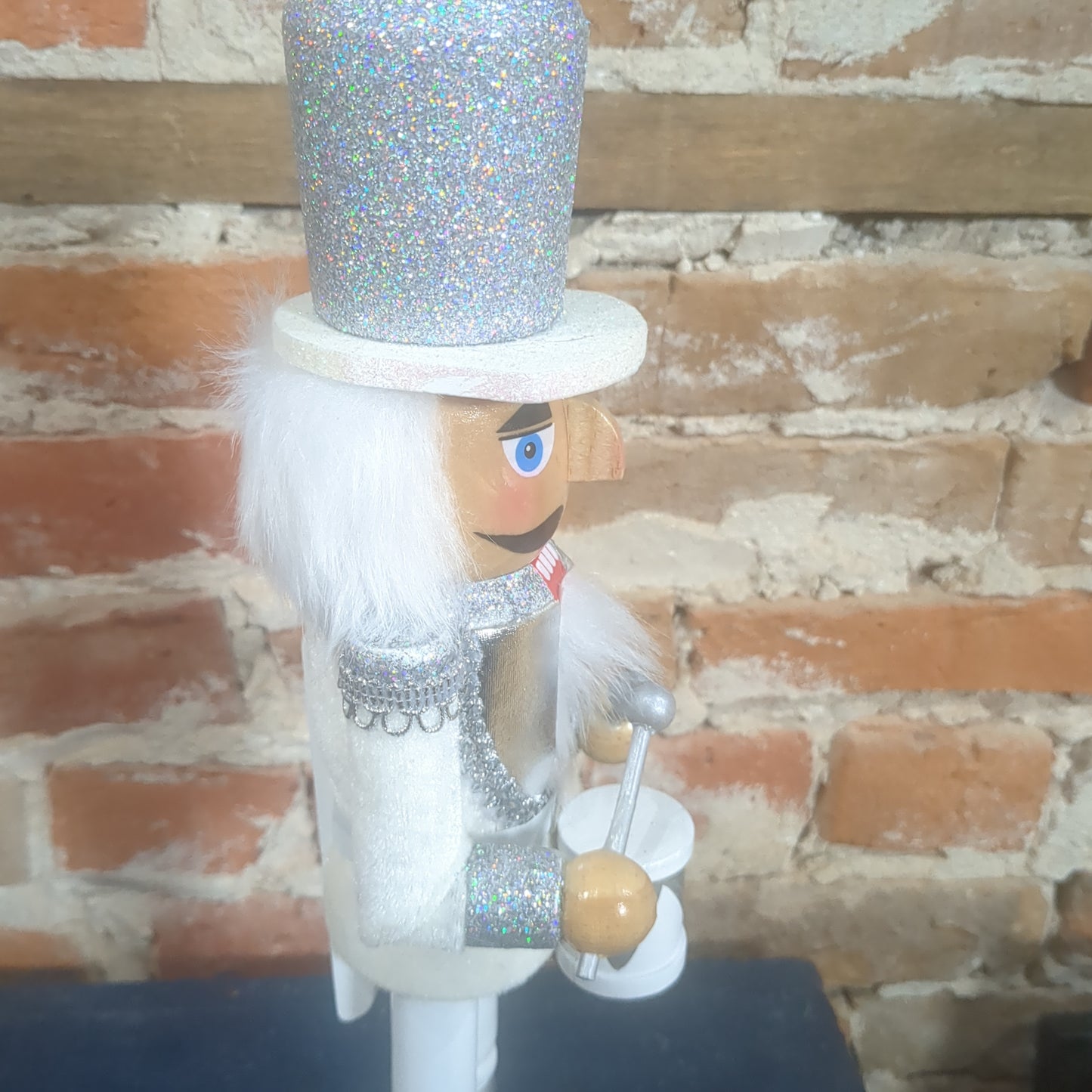 Nutcracker drummer silver, white and glitter