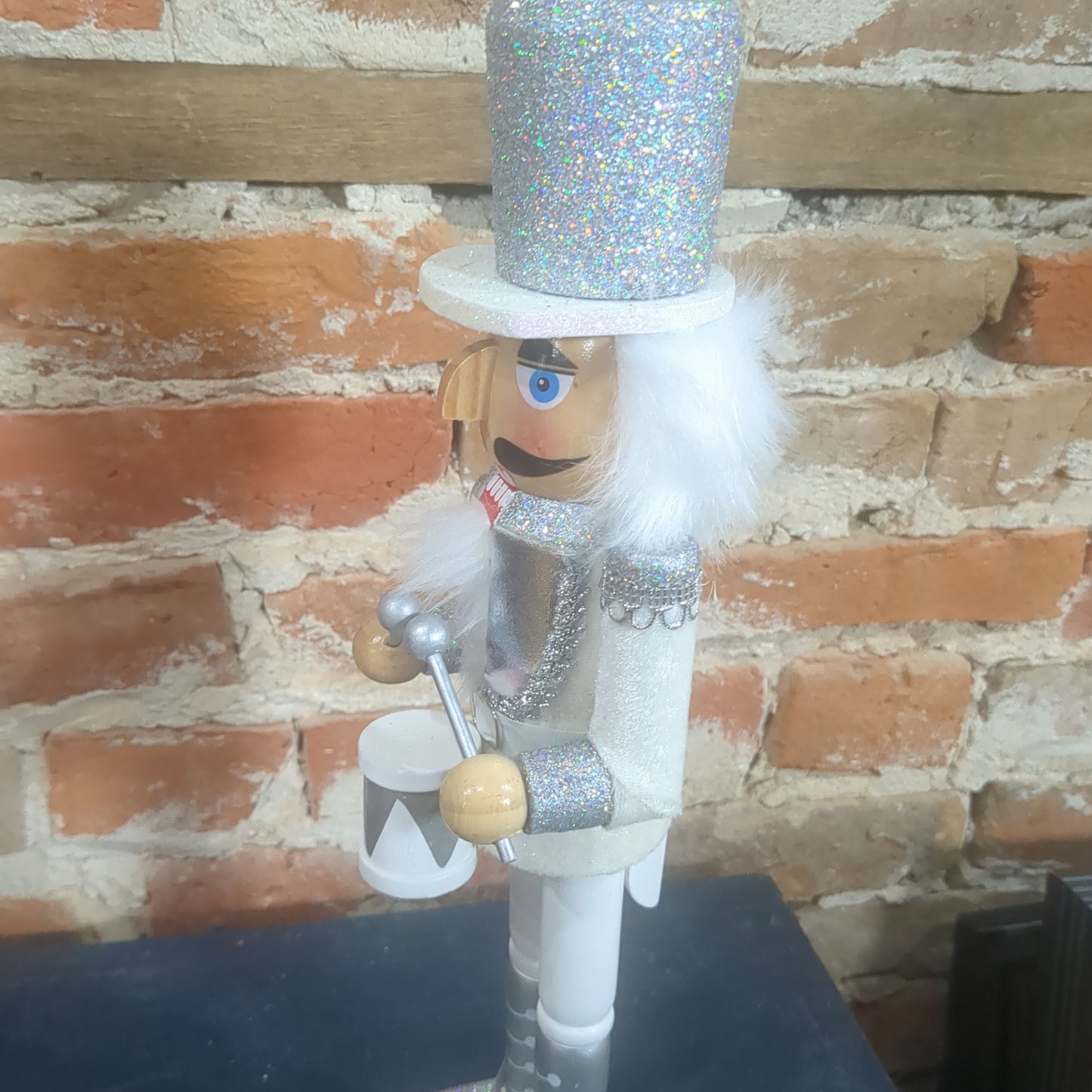 Nutcracker drummer silver, white and glitter