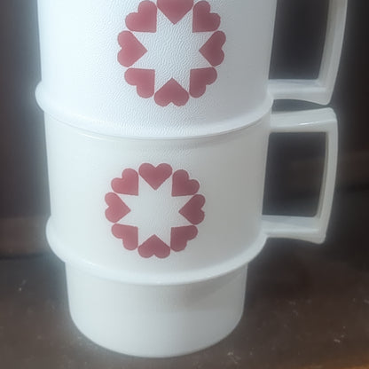 6 Tupperware holiday cups