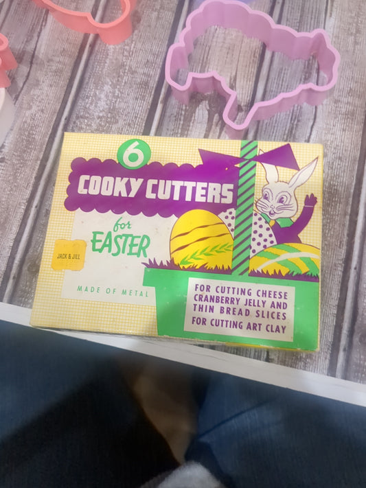 CE3 Vintage 1950s Cooky Cutters for Easter Metal Cookie Cutter Original Box