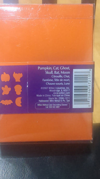 Wilton Halloween six piece mini cookie cutter set unopened