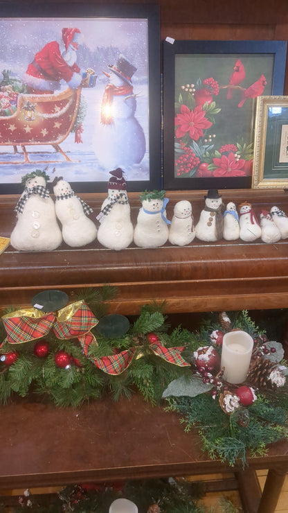 Set of 10 handmade snowman the tallest one is 8 in the shortest one is 4 in