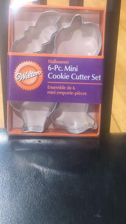 Wilton Halloween six piece mini cookie cutter set unopened